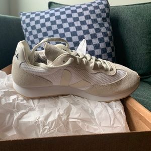 Rio Branco Vejas size 10 (41) White